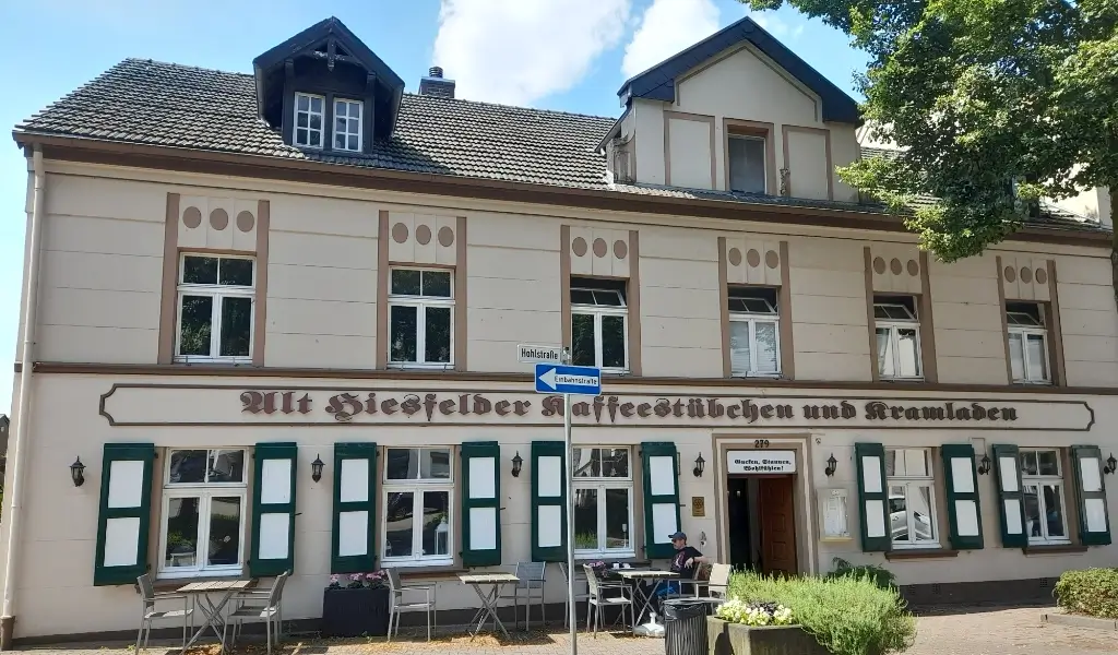Heimatverein Fotogalerie - Radtour mit A. Lohe zum Alt Hiesfelder Kaffeestübchen am 18.07.2024